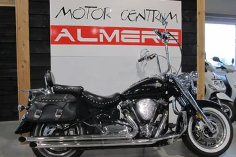 Yamaha XV 1700 Road Star (2004)