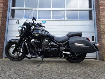 Suzuki C 1500 BT Intruder (2015) — foto 1