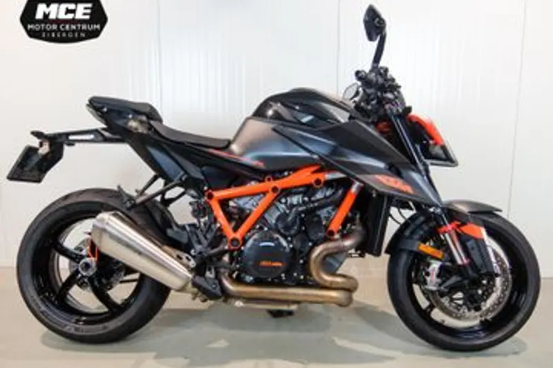 KTM 1290 SuperDuke R (2020)
