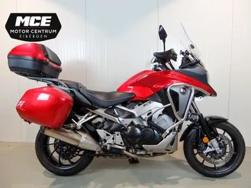Honda VFR 800 X Crossrunner (2016) — foto 1