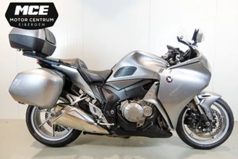 Honda VFR 1200 F C-ABS (2010)