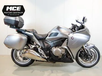 Honda VFR 1200 F C-ABS (2010) — foto 1