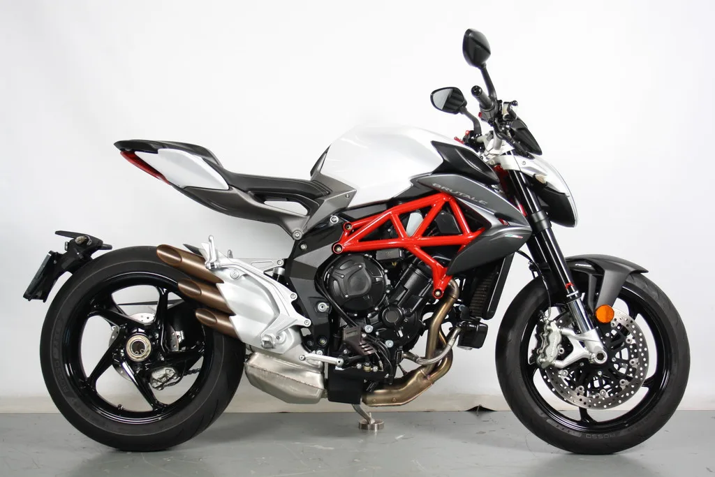 MV Agusta Brutale 800 (2016) — foto 1