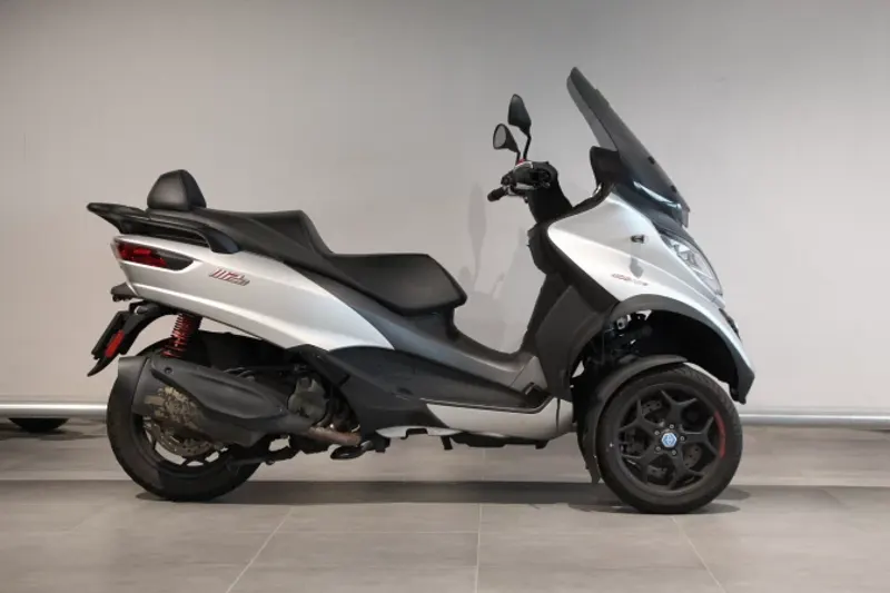Piaggio MP3 400 (2022)