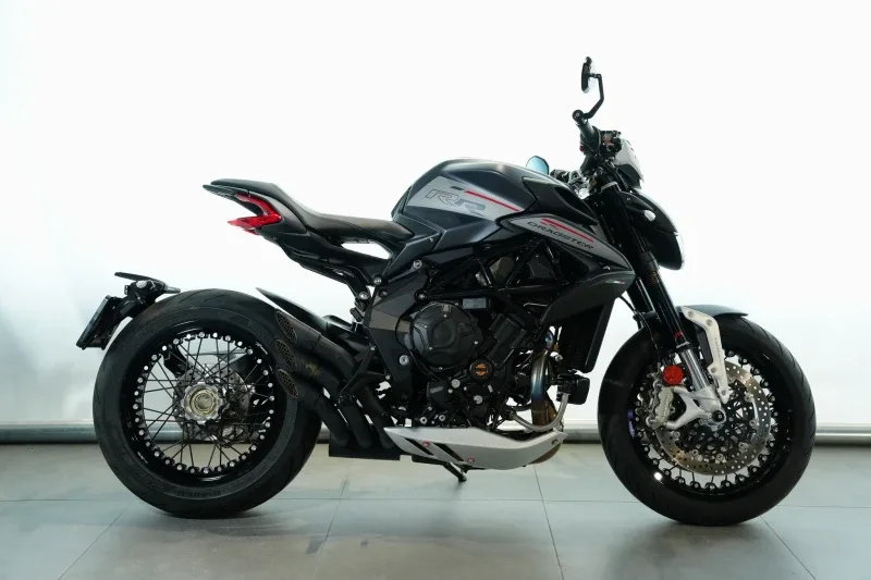 MV Agusta Dragster 800 RR (2021) — foto 1