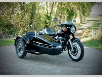 Kawasaki W800 Cafe (2025) — foto 1