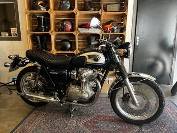Kawasaki W800 (2017) — foto 1