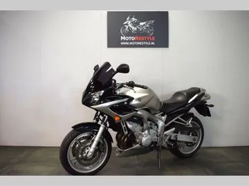 MG YAMAHAFZ (2004) — foto 1