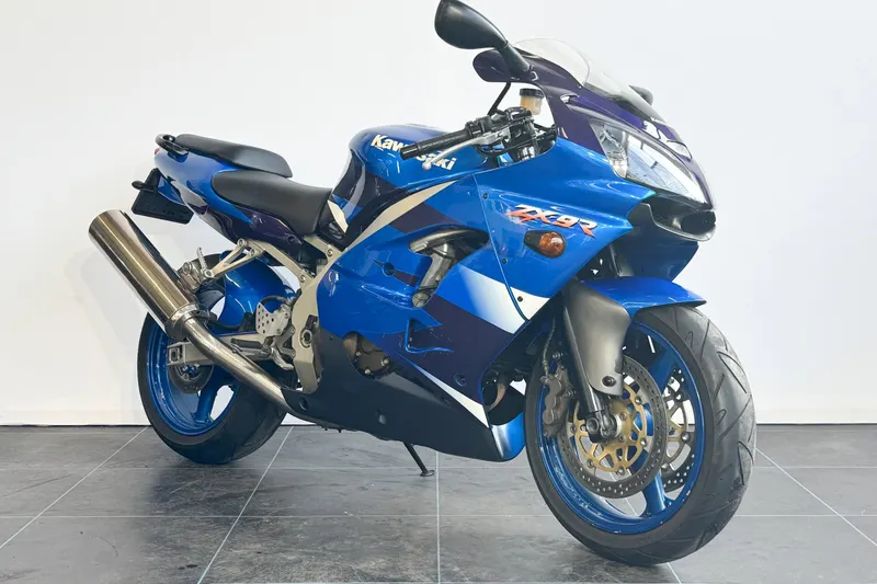 Kawasaki ZX-9R (2000)