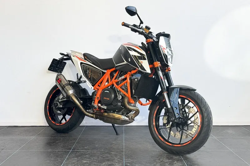 Foto van KTM 690 Duke R