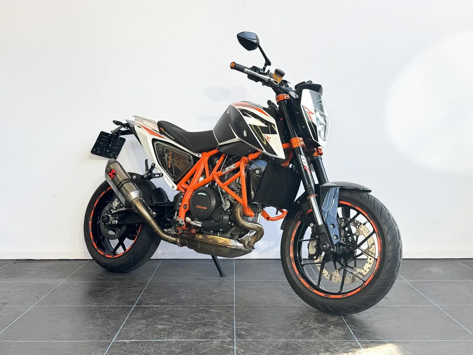 KTM 690 Duke R (2014) — foto 1