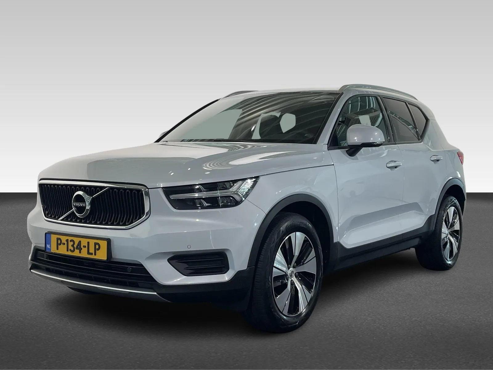 Volvo XC40 (2022) — foto 1