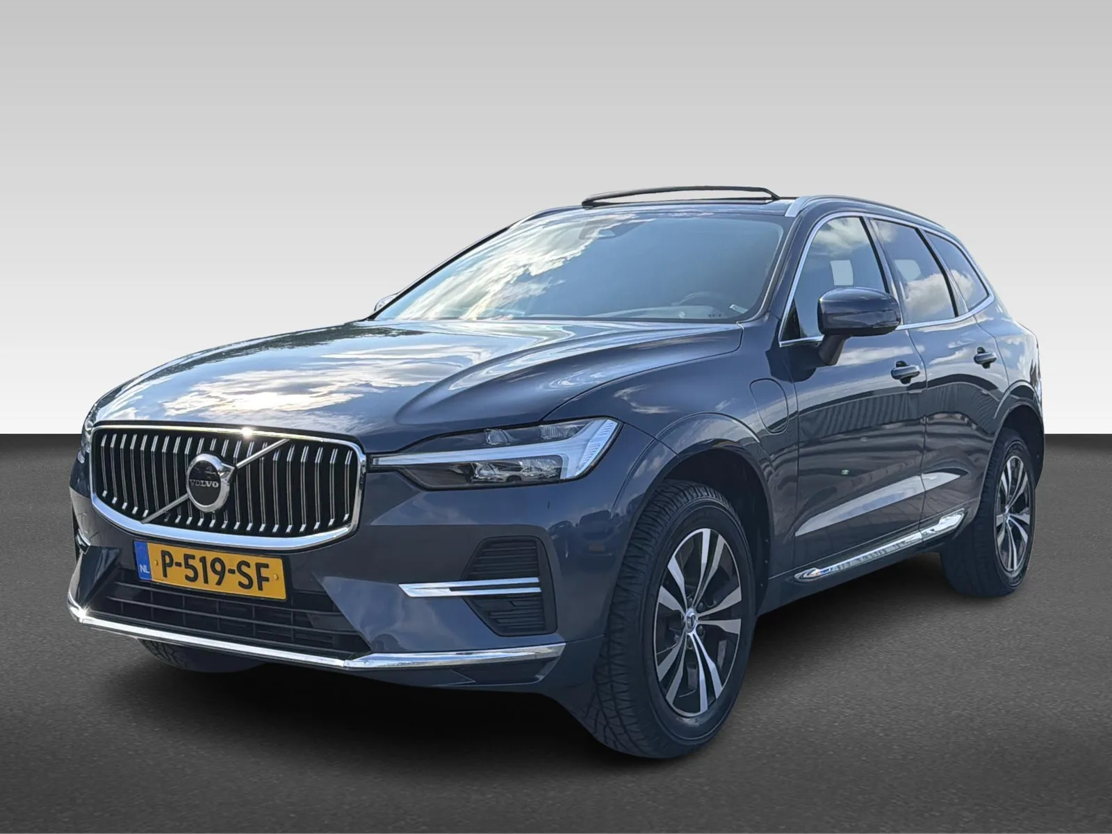 Volvo XC60 (2022) — foto 1