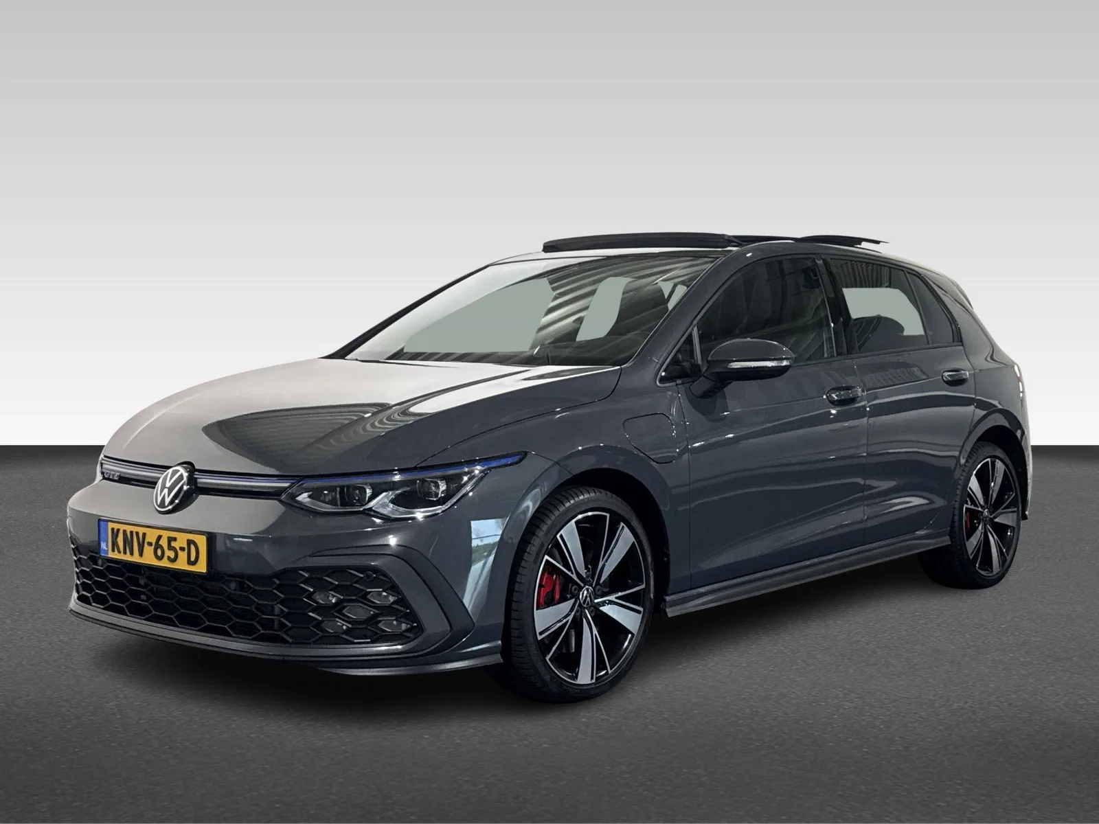Volkswagen Golf (2022) — foto 1