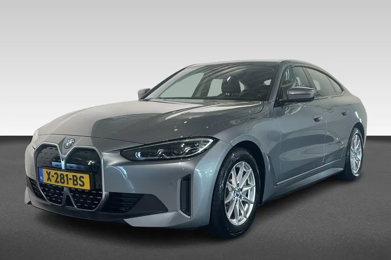 BMW i4 (2023)