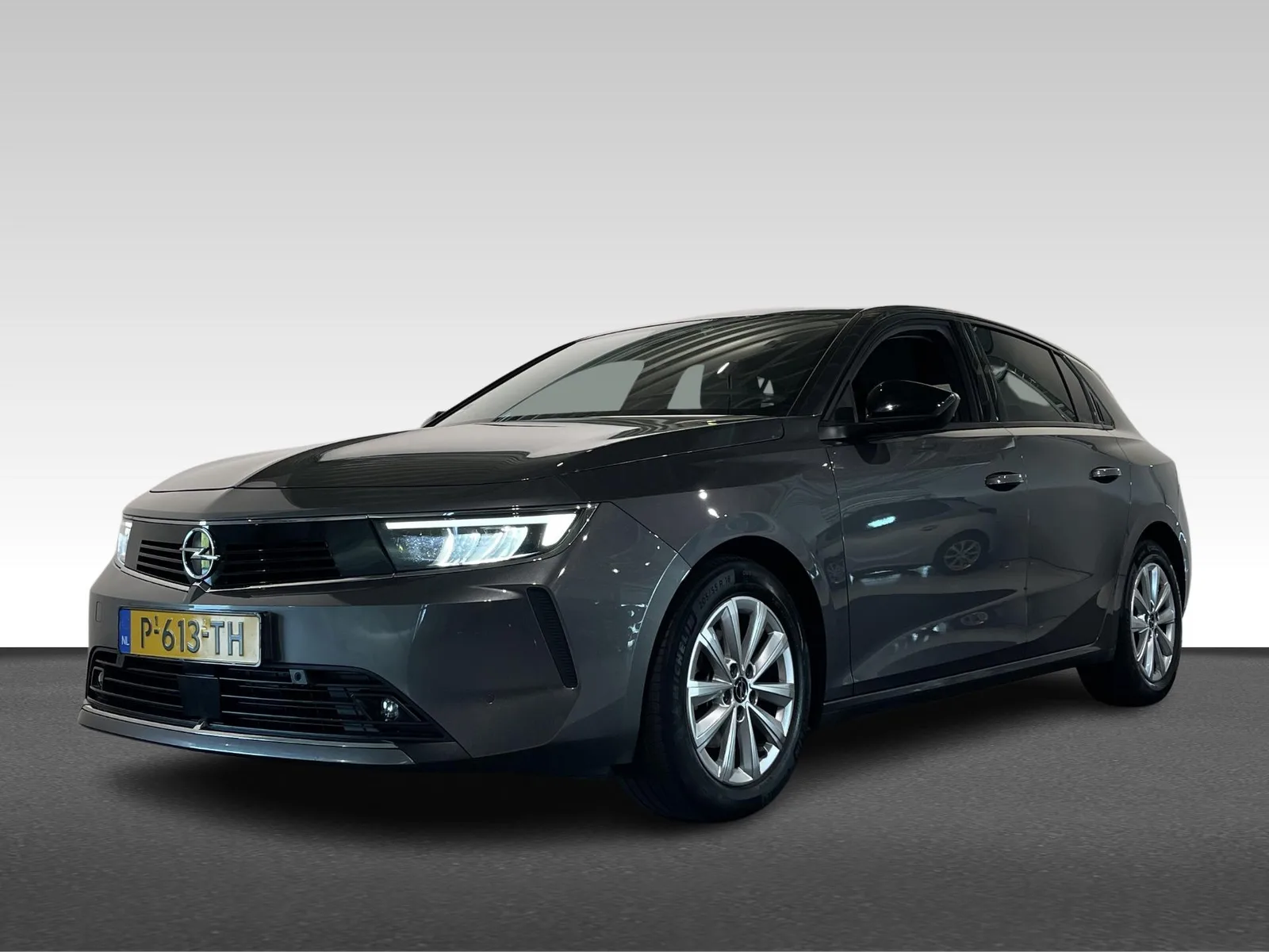 Opel Astra (2022) — foto 1