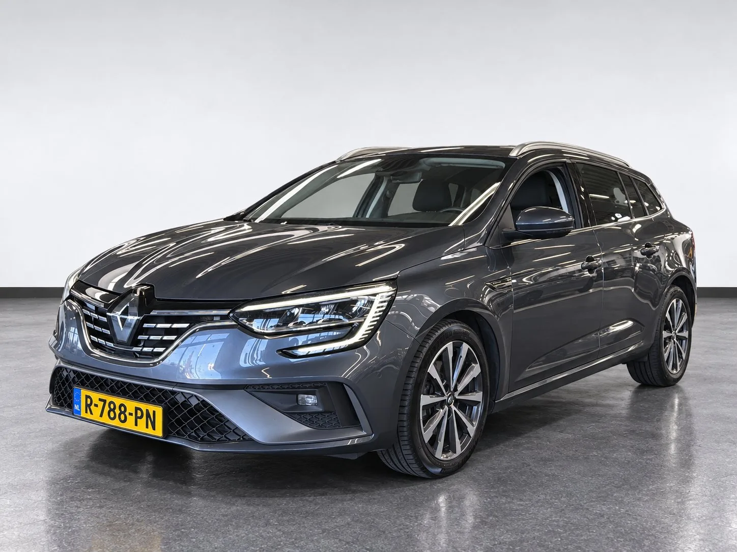 Renault Mégane (2022) — foto 1