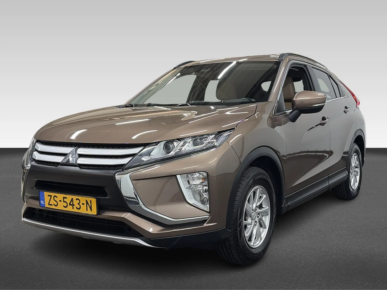 Mitsubishi Eclipse Cross (2019) — foto 1