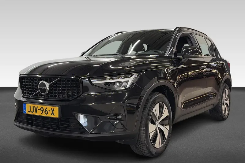 Volvo XC40 (2023)