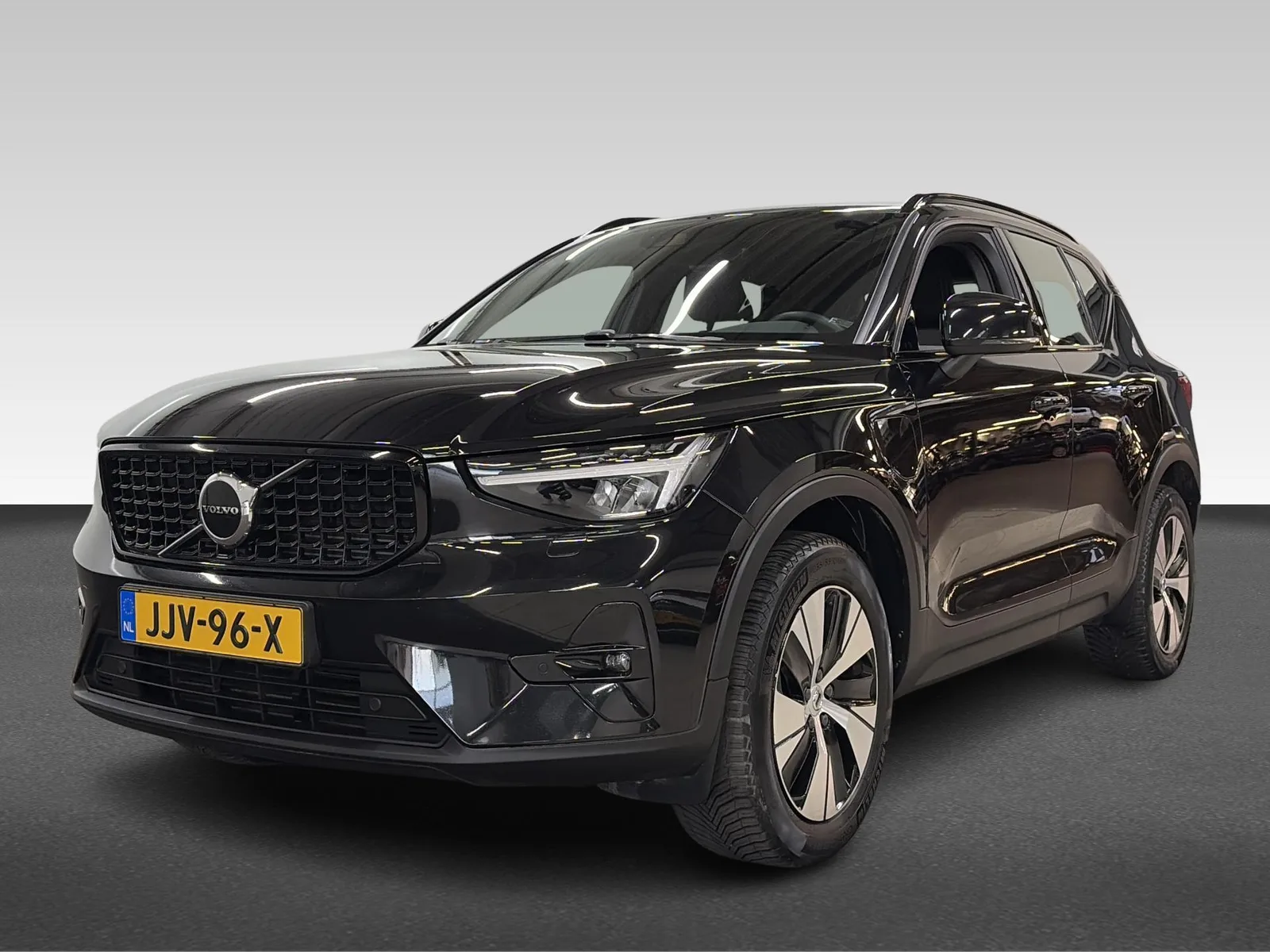 Volvo XC40 (2023) — foto 1