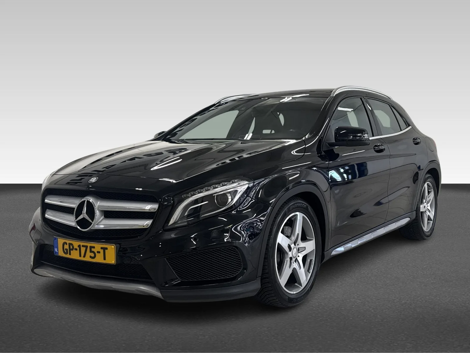 Mercedes-Benz GLA (2014) — foto 1