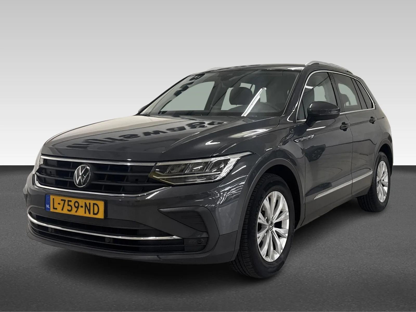 Volkswagen Tiguan (2021) — foto 1