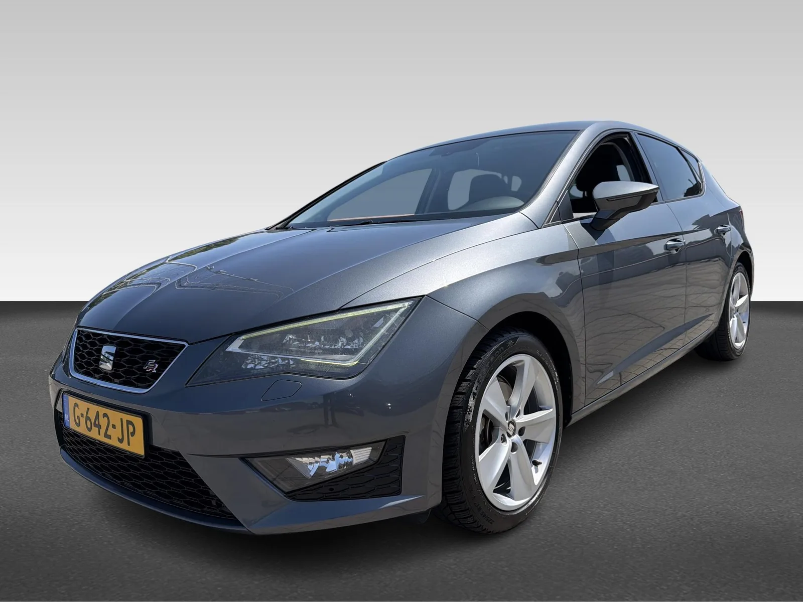 SEAT Leon (2013) — foto 1