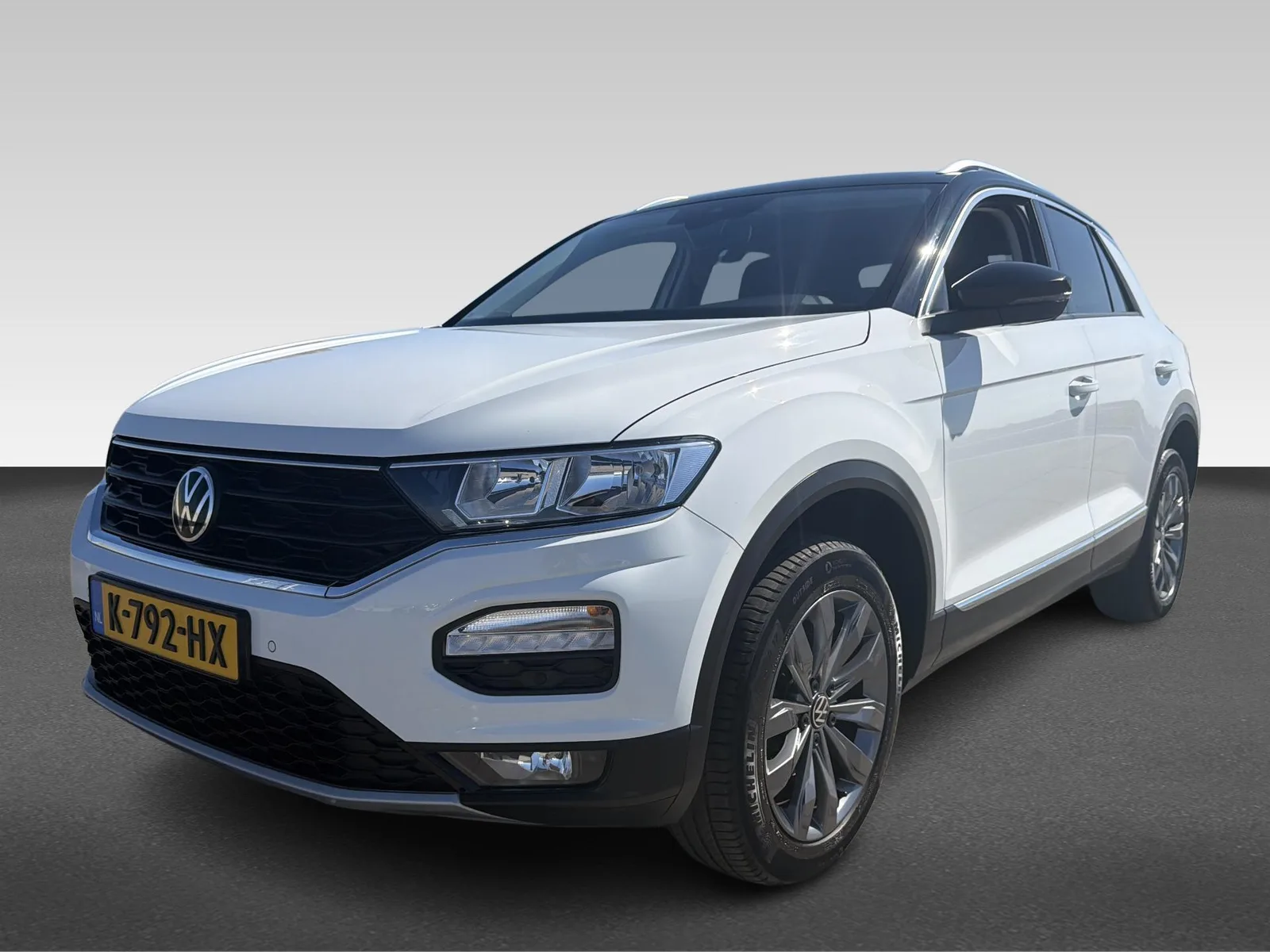 Volkswagen T-Roc (2021) — foto 1
