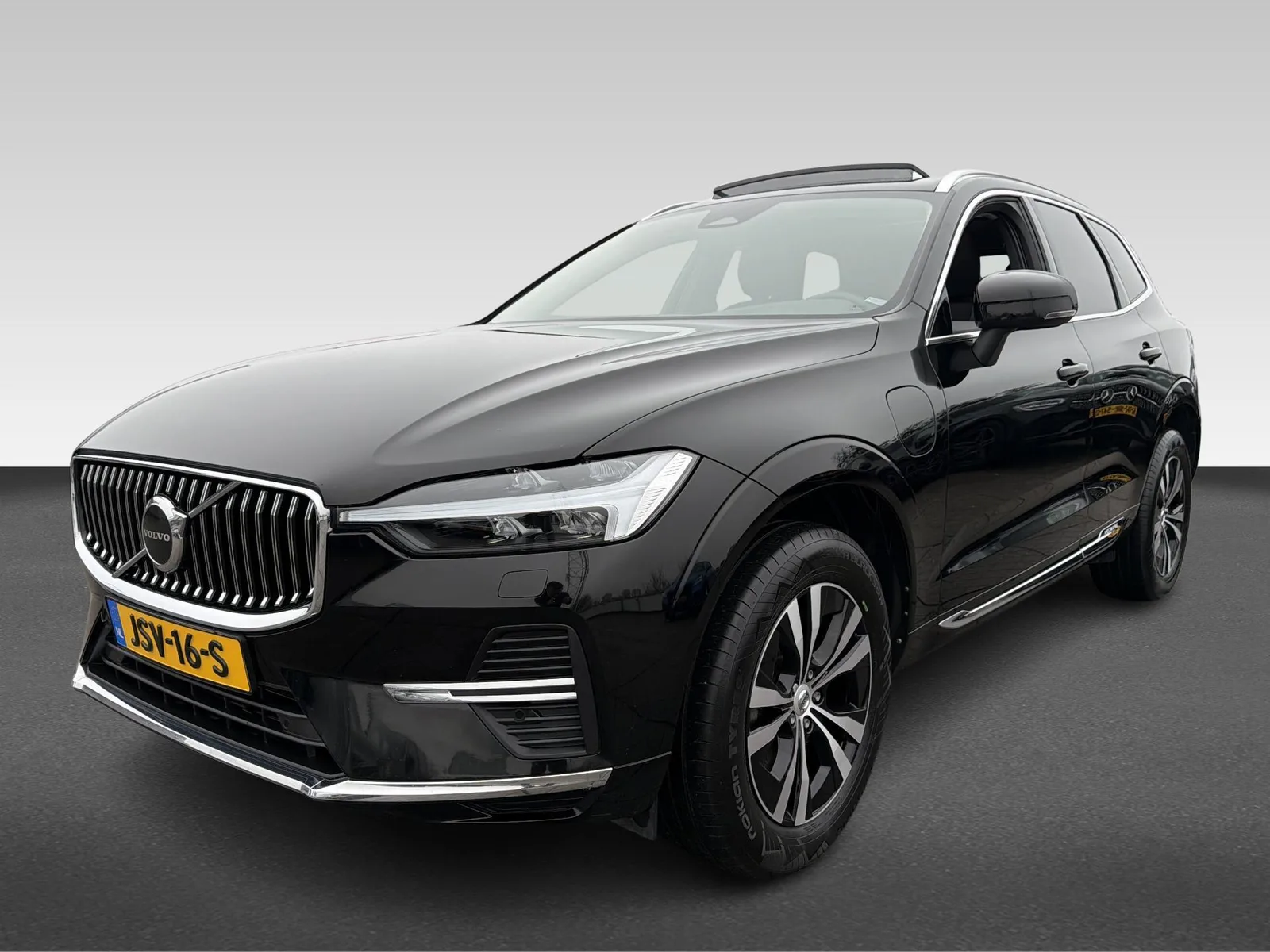 Volvo XC60 (2022) — foto 1