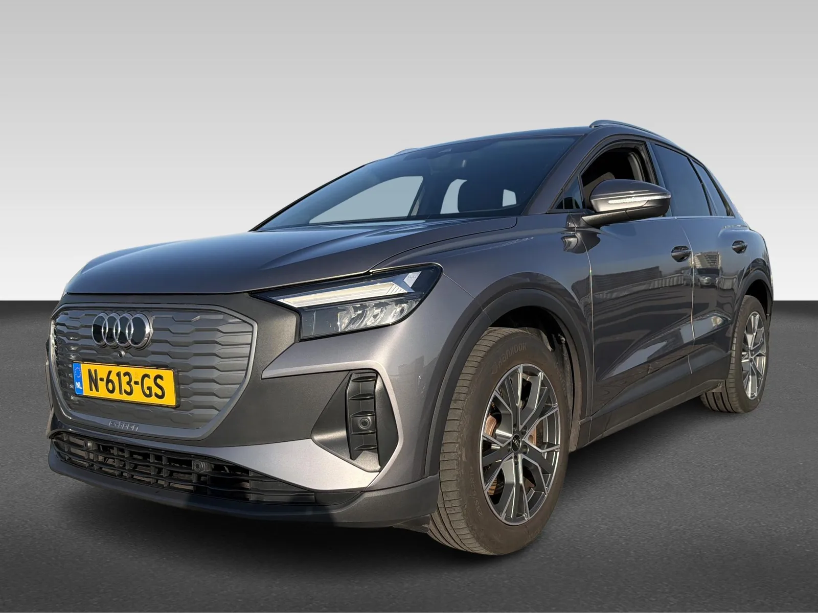 Audi Q4 e-tron (2021) — foto 1