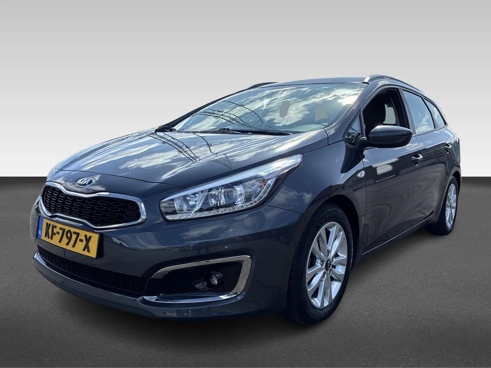 Kia Ceed Sportswagon (2017) — foto 1