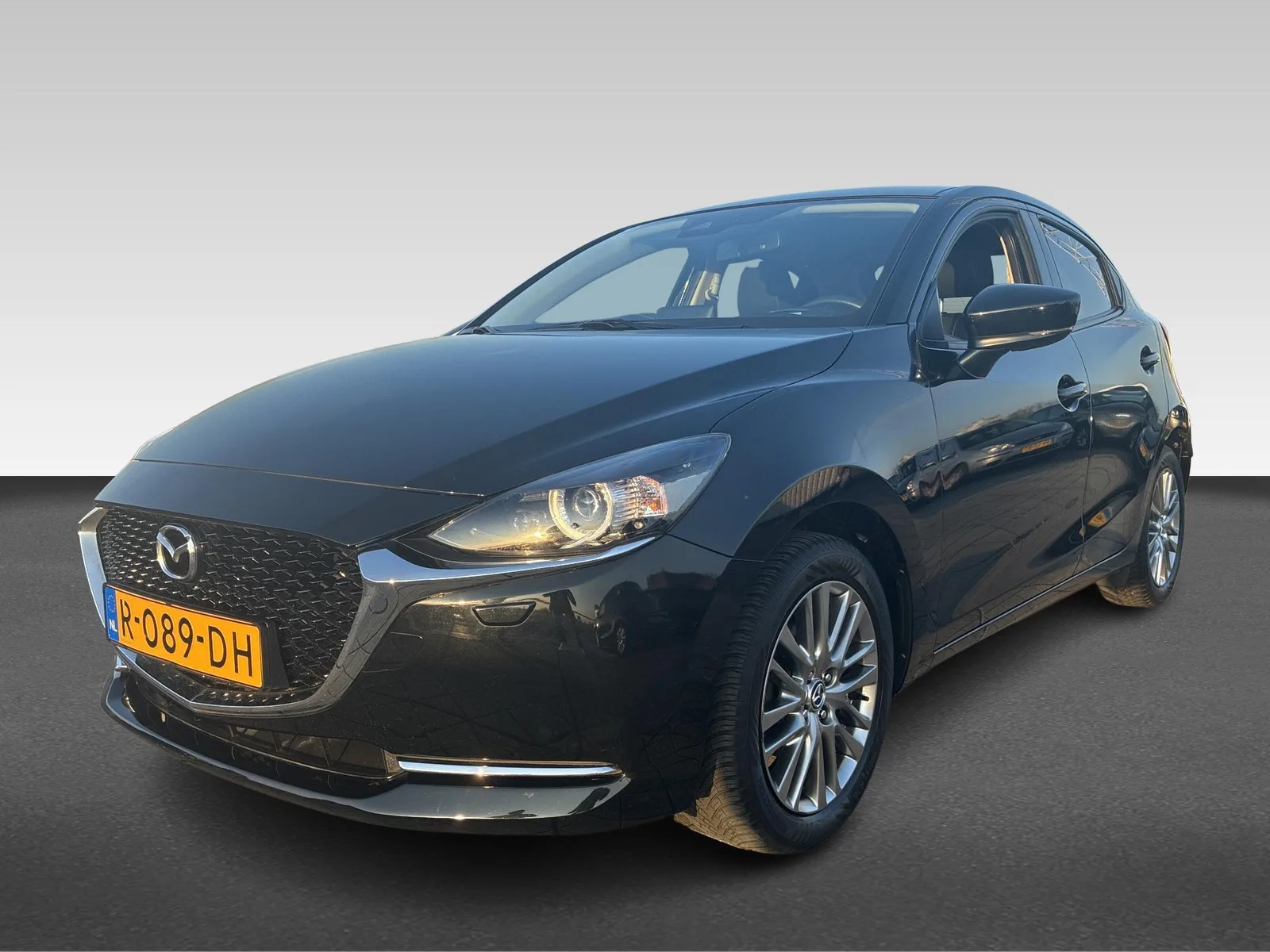 Mazda 2 (2022) — foto 1