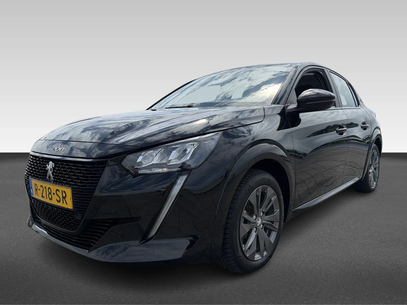 Peugeot e-208 (2022) — foto 1