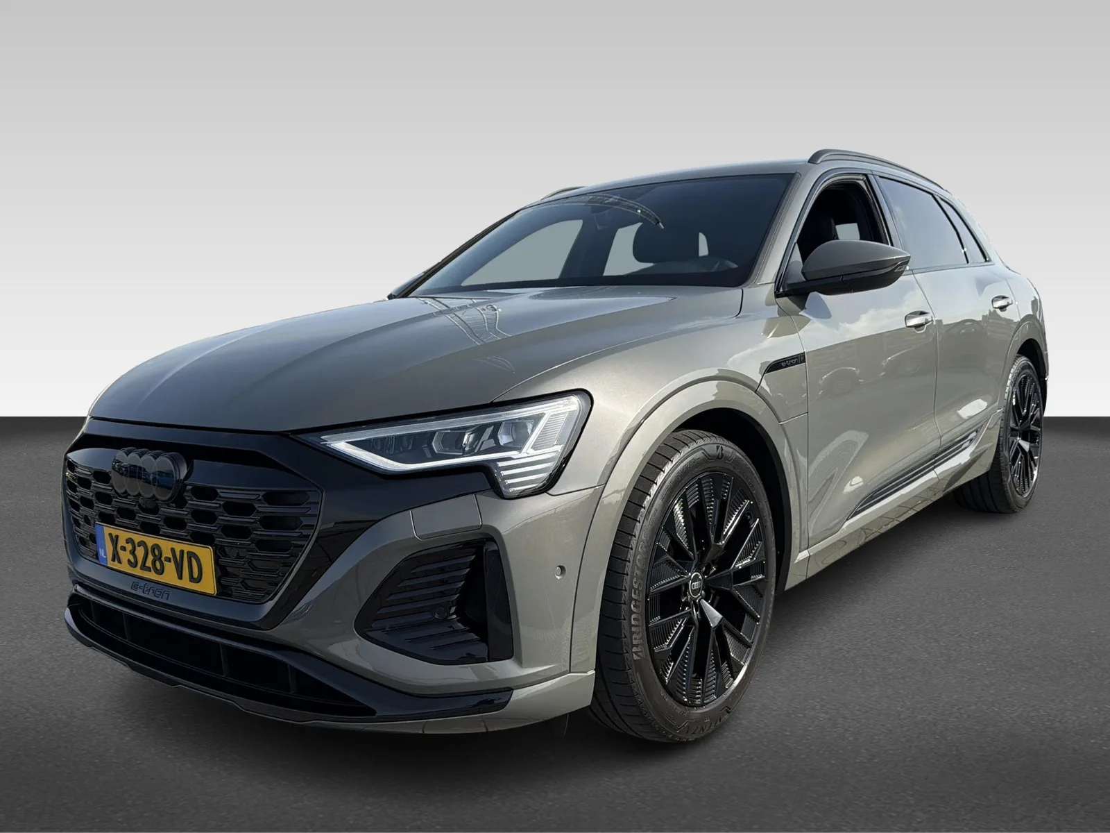 Audi Q8 e-tron (2024) — foto 1