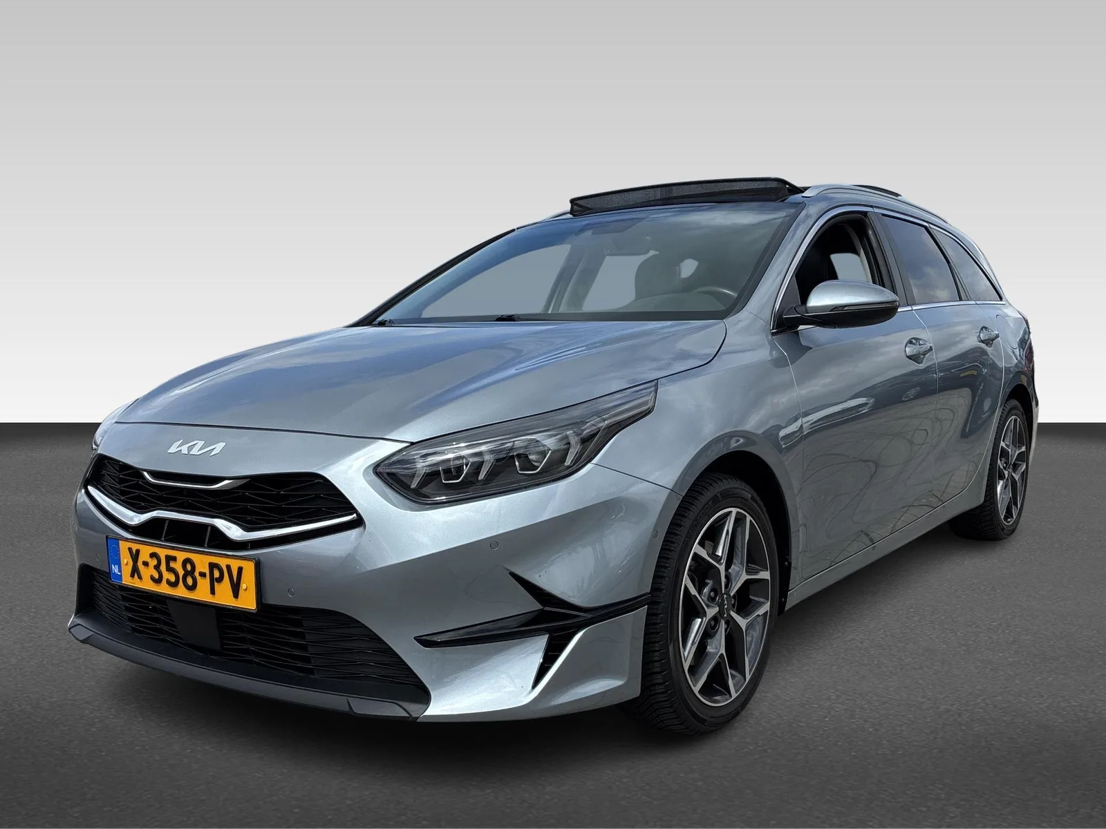 Kia Ceed Sportswagon (2024) — foto 1