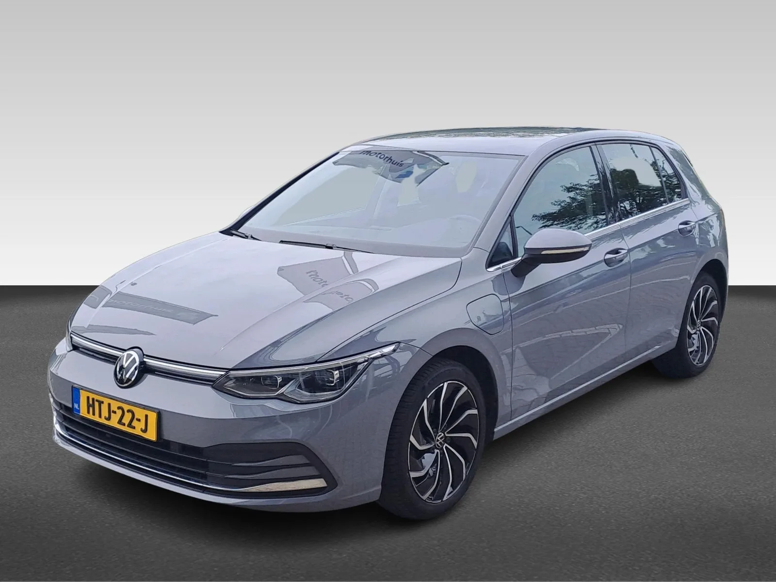 Volkswagen Golf (2022) — foto 1