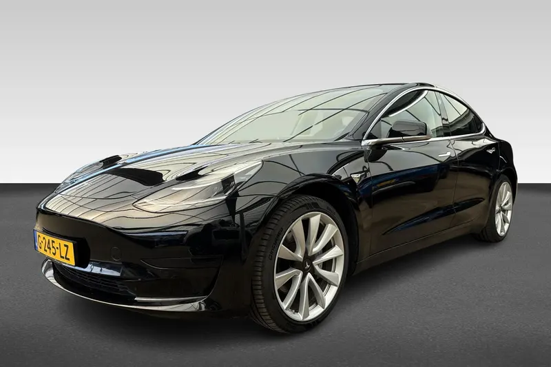 Tesla Model 3 (2019)