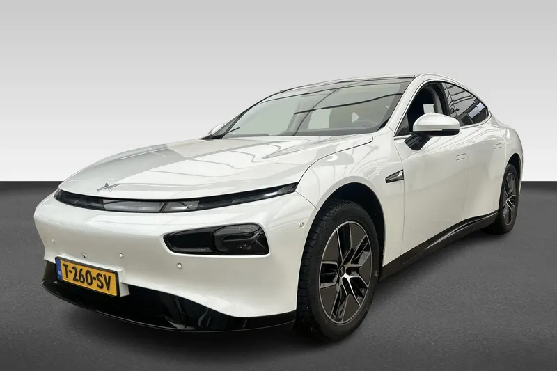XPENG P7 (2023)
