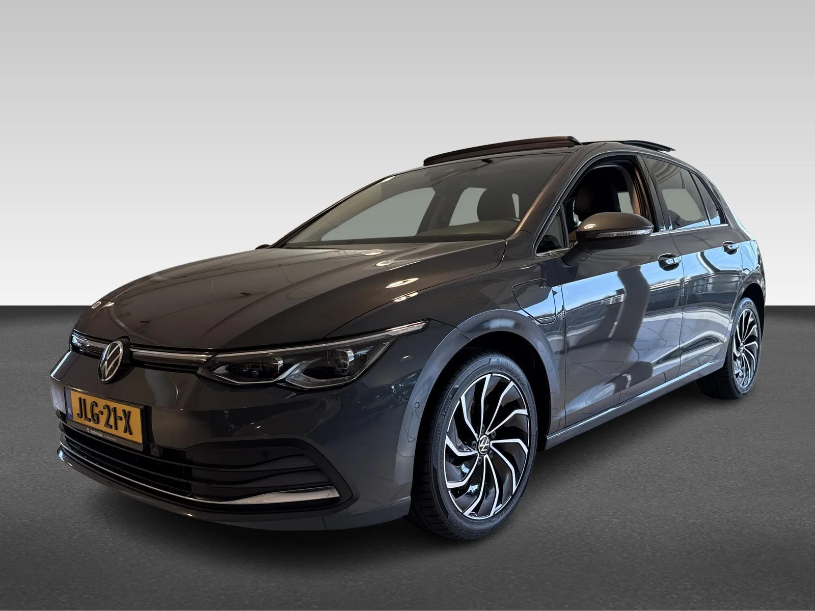 Volkswagen Golf (2021) — foto 1