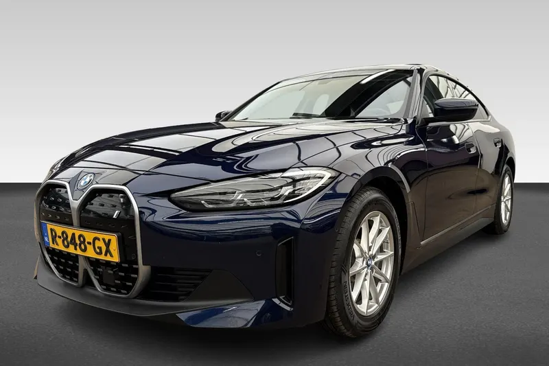 BMW i4 (2022)