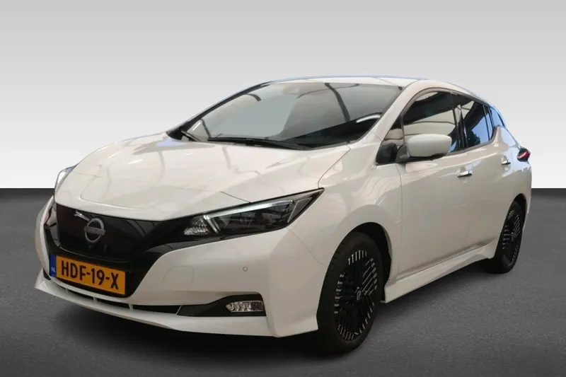 Nissan Leaf (2025)