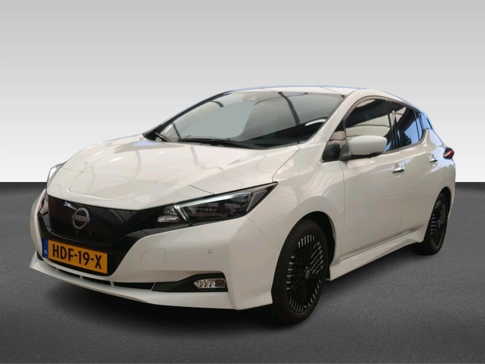 Nissan Leaf (2025) — foto 1