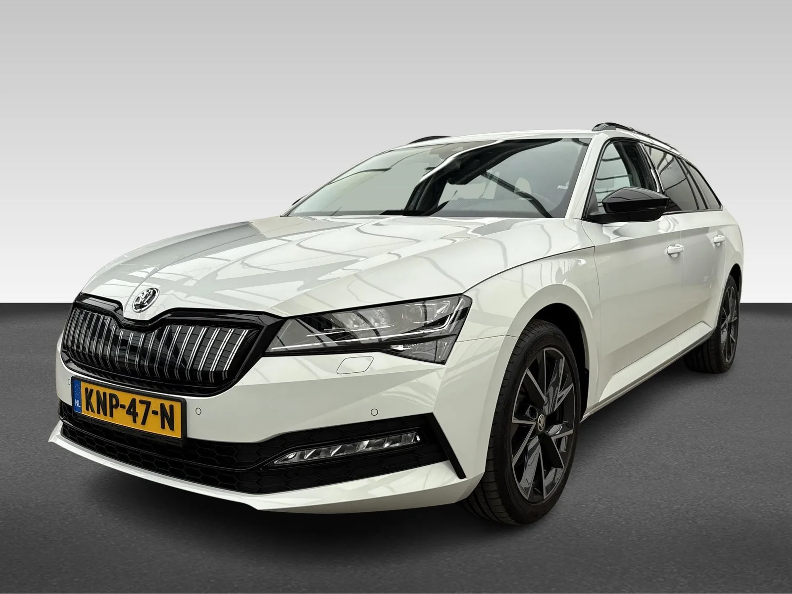 Škoda Superb (2024) — foto 1