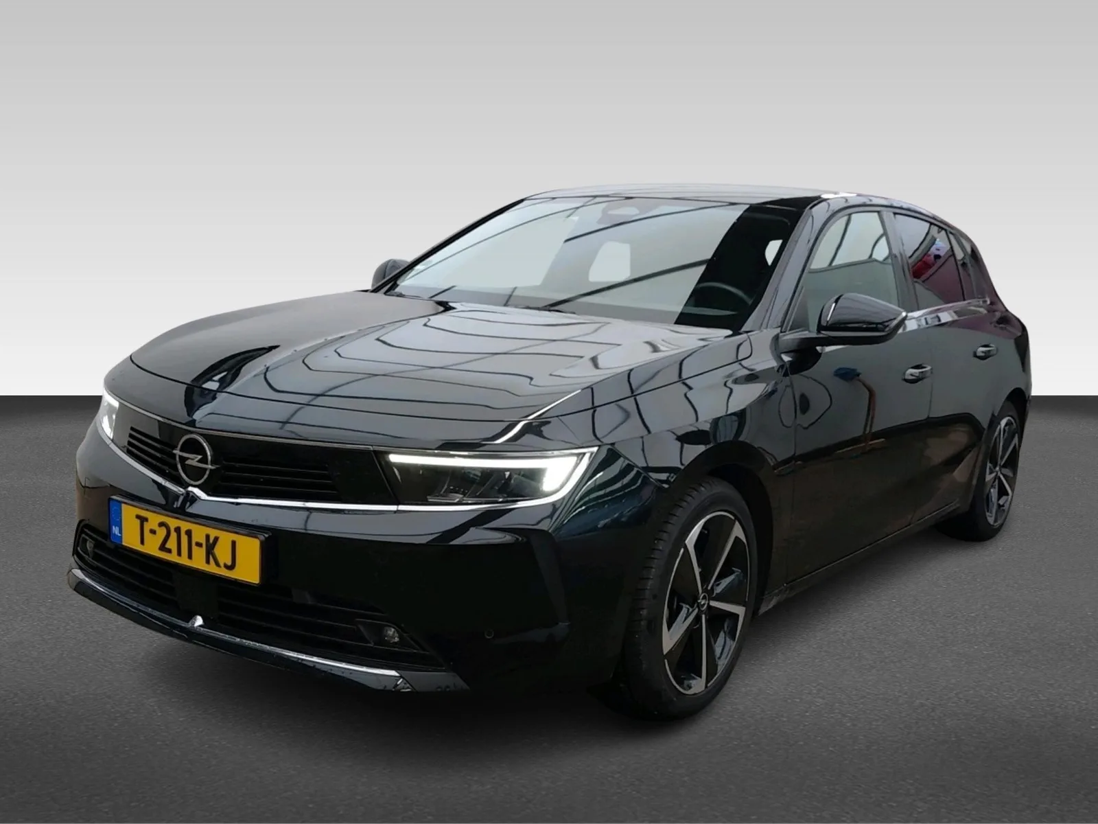 Opel Astra (2023) — foto 1