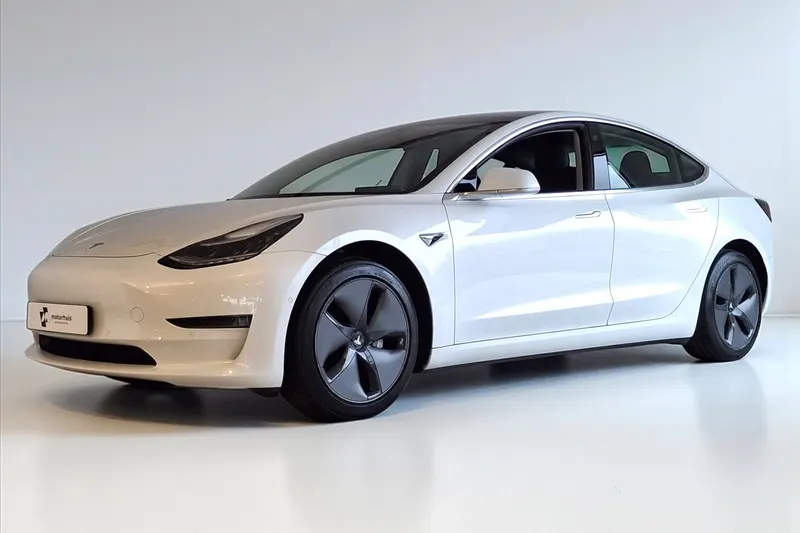 Tesla Model 3 (2020)