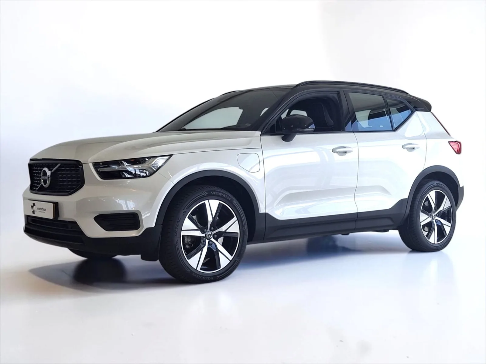 Volvo XC40 (2022) — foto 1