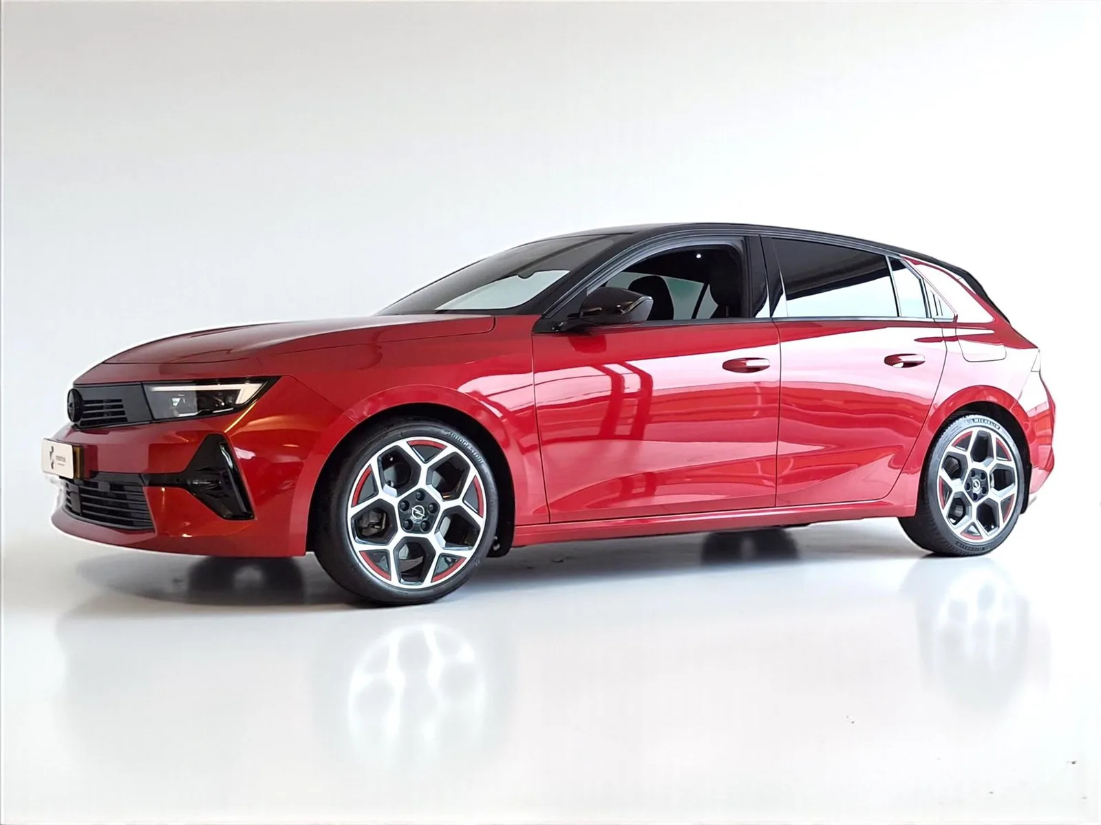 Opel Astra (2022) — foto 1