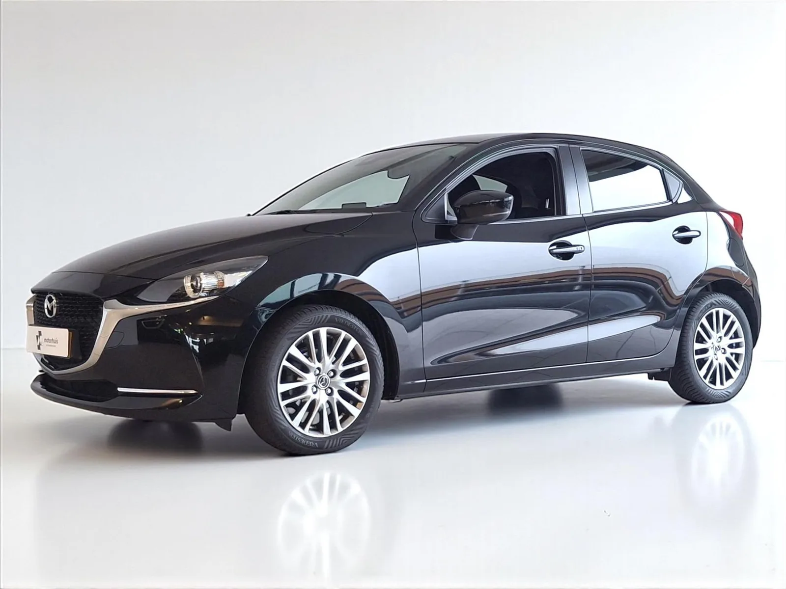 Mazda 2 (2022) — foto 1