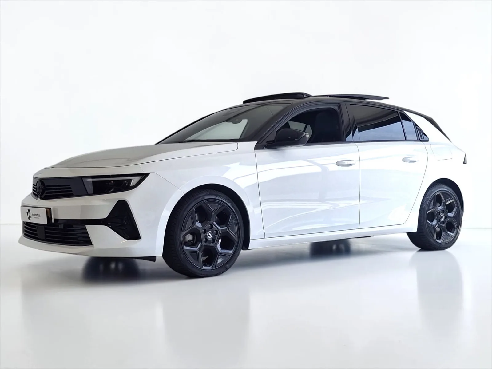 Opel Astra (2022) — foto 1