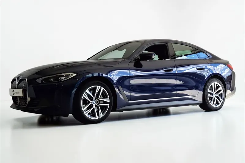 BMW i4 (2023)